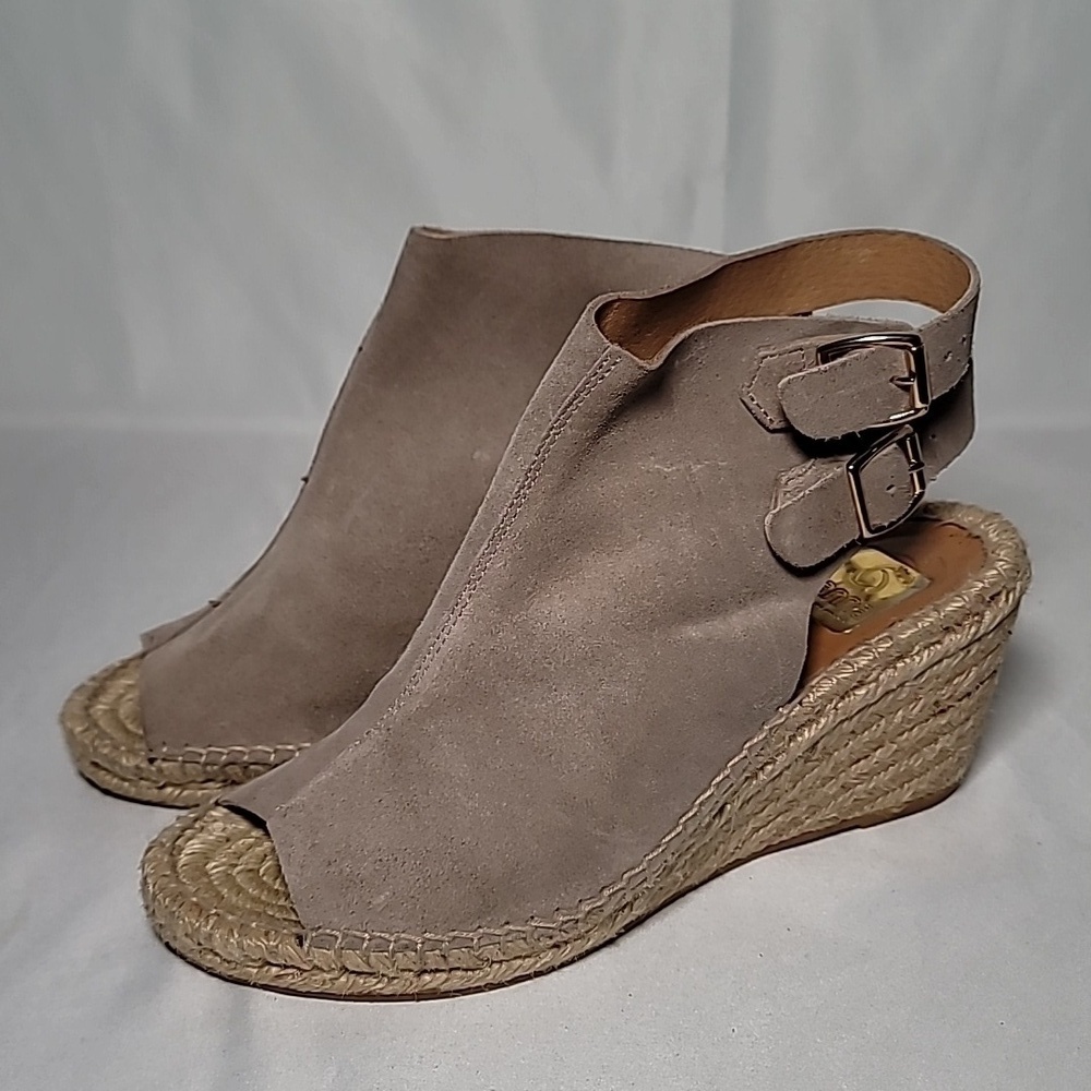 💦Kanna  taupe suede wedge buckle sandal